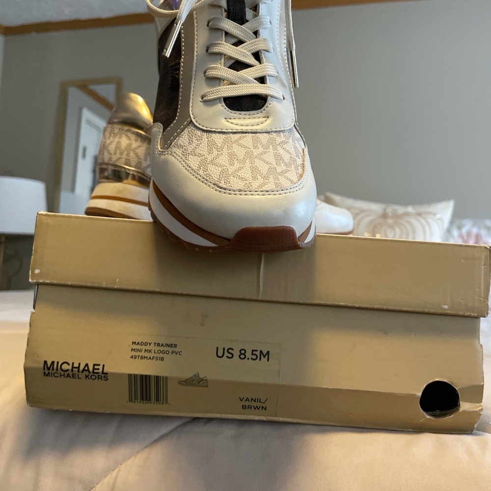 Michael Kors Cream and Gold Trainers - Picture 2 of 5